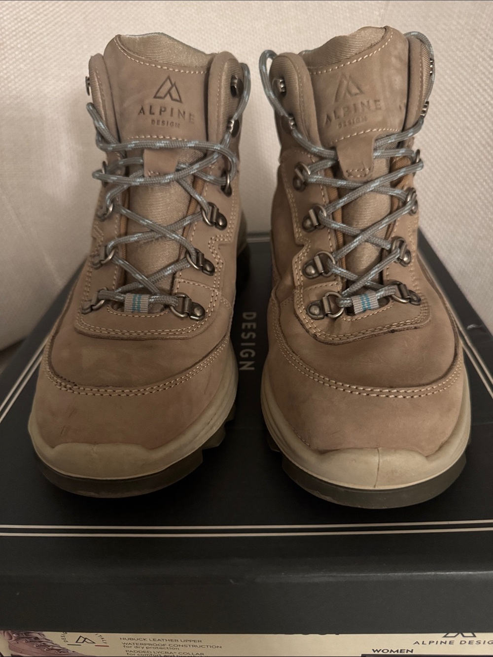 Alpine Design Leather nubuck hiker boots size 9.